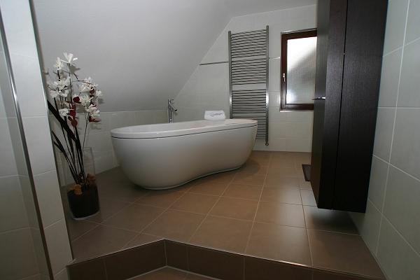 Vaith und Sohn Fliesenleger, Fliesenverlegung