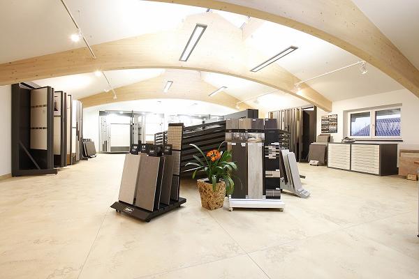 Robert Eder und Hans Neuer Verkauf und Verlegung von Fliesen