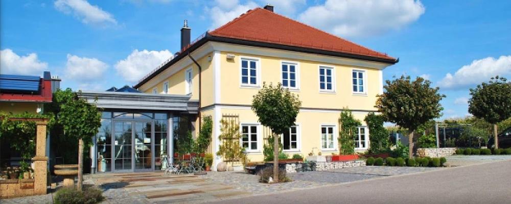 Fliesen Maier GmbH, Feinsteinzeug, Naturstein & Kachelofen-bau, Fleischöd / Simbach b. Landau Isar