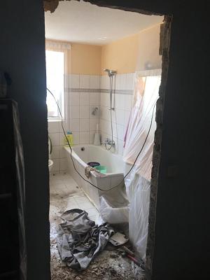 Malerbetrieb, Fliesen legen, Parkett schleifen Neumann