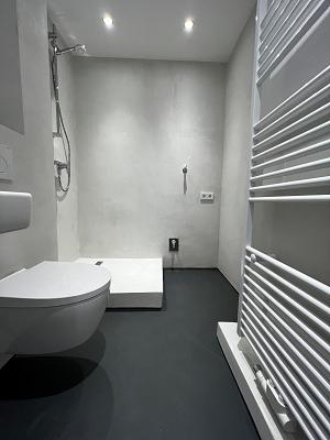 Fugenloses Bad & Fugenloser Boden - Handwerker - Spachtelboden - Bodenleger - industrieböden - Betonboden - Microzement