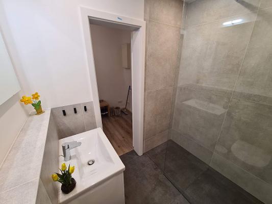 Fliesen-, Platten- Und Mosaiklegermeister Matija Gebaj