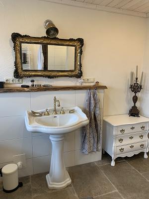 Starke Fliesenverlegung