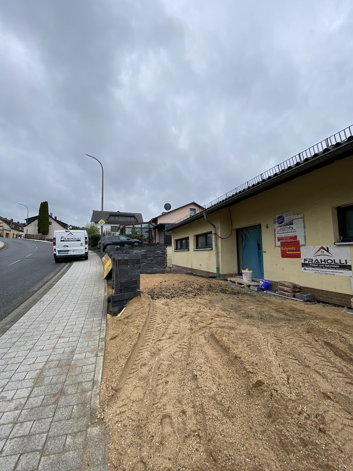Fraholli Bau